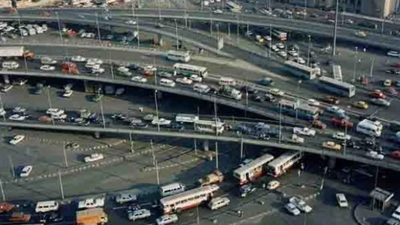 تحويلات مرورية تستمر مع غلق كامل لمحور 26 يوليو من كوبري 15 مايو حتى ميدان لبنان لمدة 3 أيام